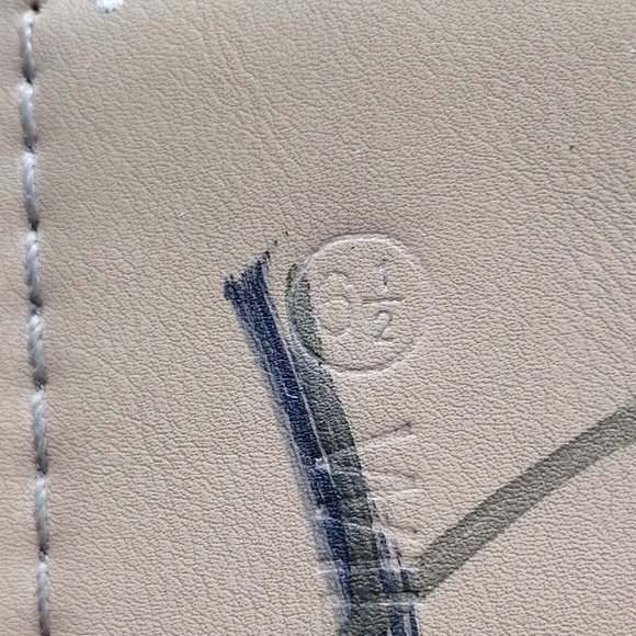 Wild Diva Womens Chain Link Slide Sandal Tan Faux Leather Flat Heel 6.5 - Picture 9 of 10